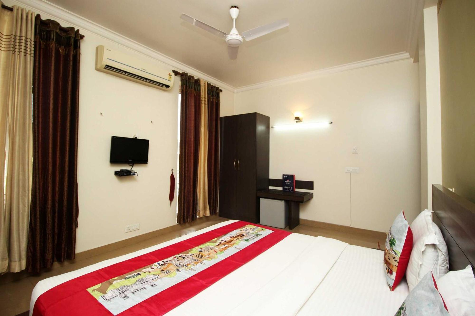 Super Collection O Sakshi Hotel คูร์เคาน์ ภายนอก รูปภาพ