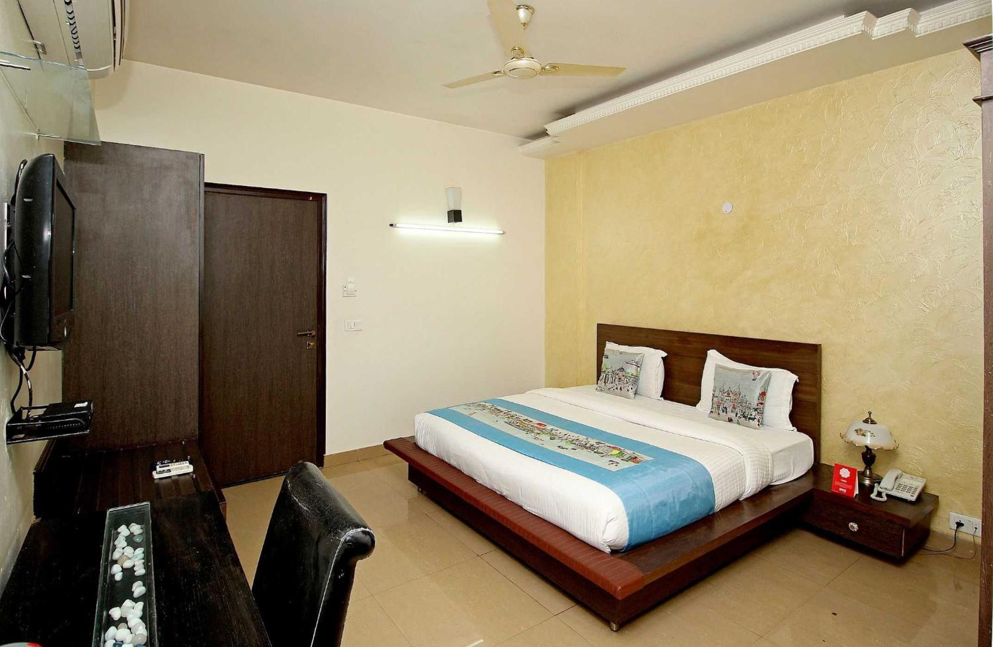 Super Collection O Sakshi Hotel คูร์เคาน์ ภายนอก รูปภาพ
