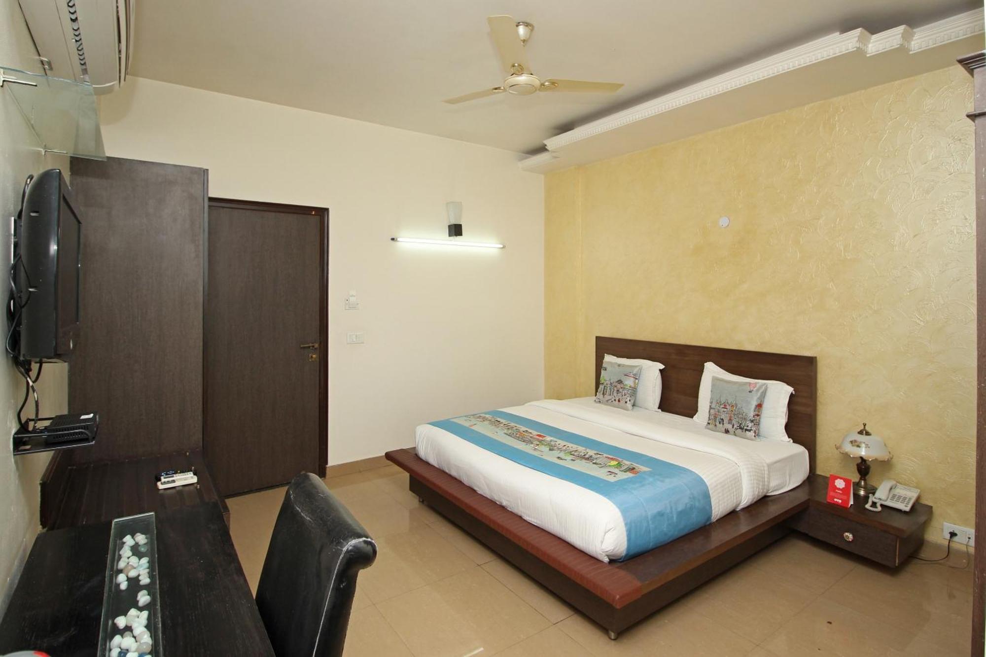 Super Collection O Sakshi Hotel คูร์เคาน์ ภายนอก รูปภาพ