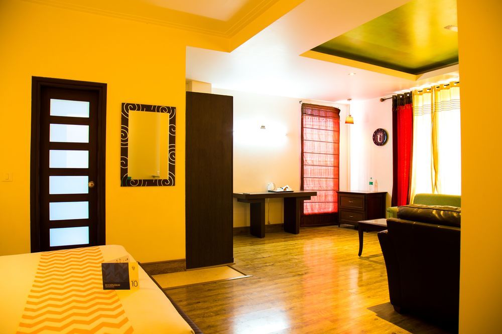 Super Collection O Sakshi Hotel คูร์เคาน์ ภายนอก รูปภาพ